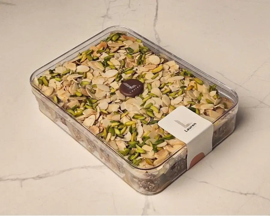 تمر محشي وسط