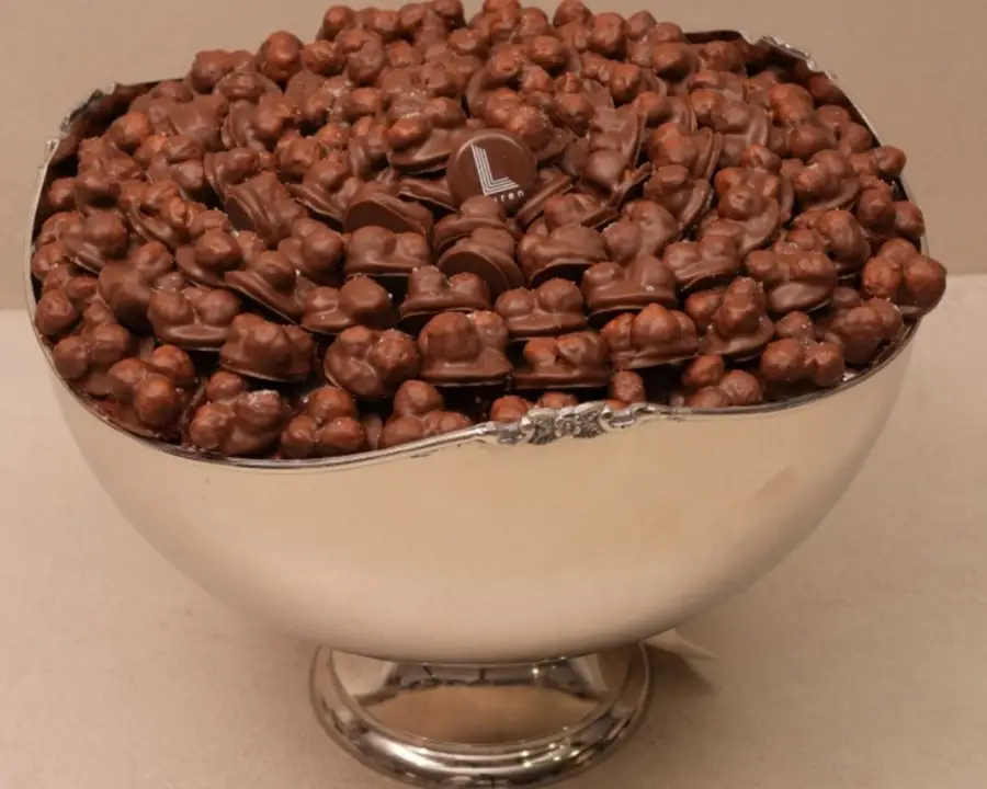 شوكلت بندق مكرمل